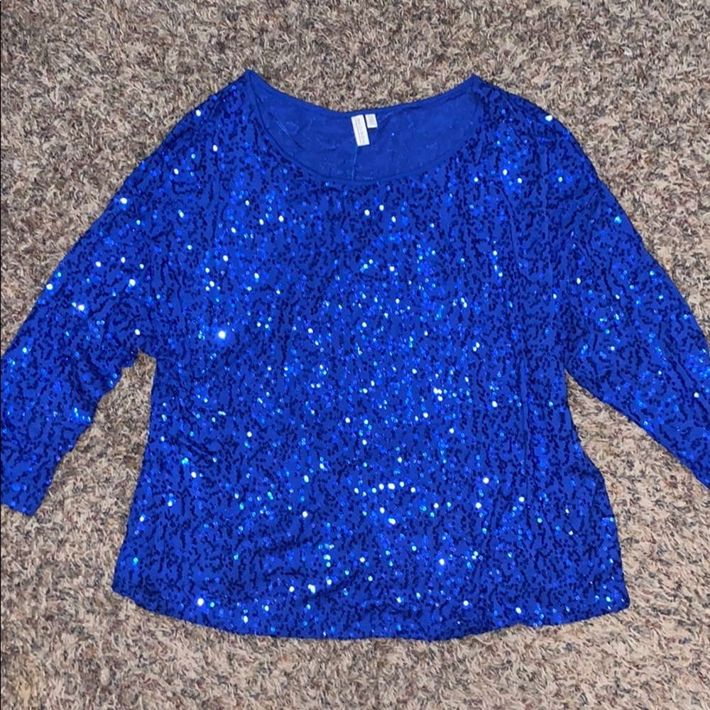 Blue sequin 3/4 sleeve top